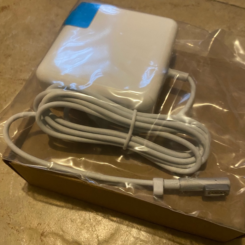 MacBook Charger Power Adapter MagSafe Year 2007 to 2012 BRAND NEW NEVER USED
